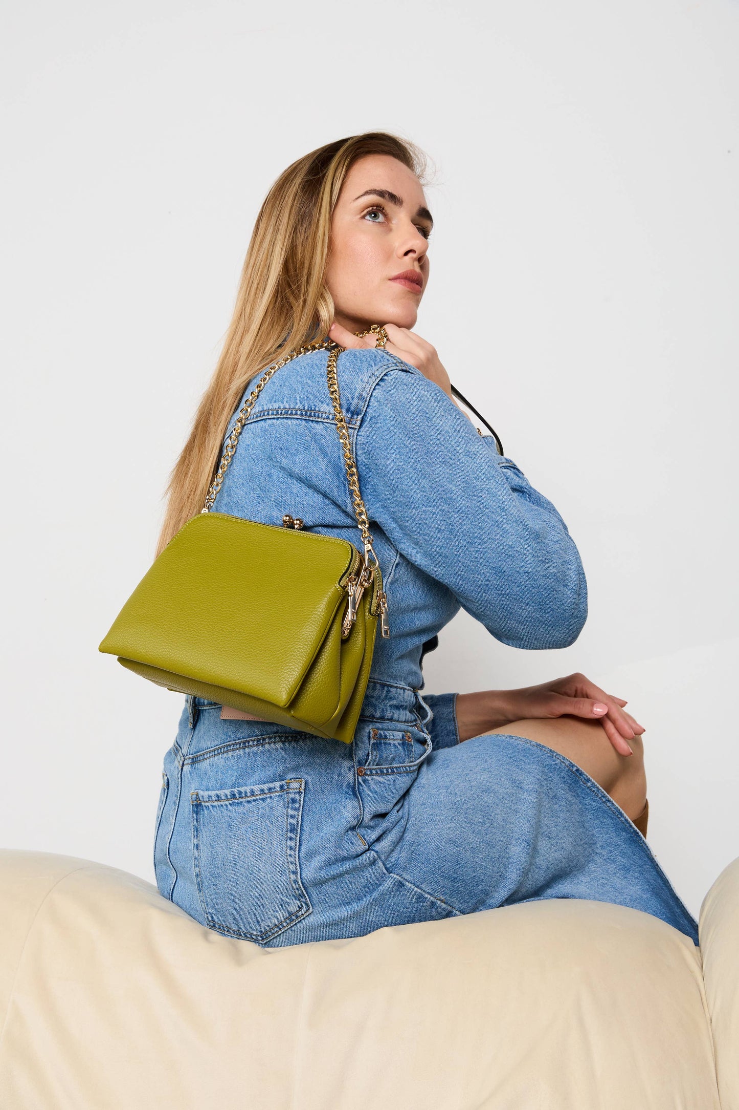M2590 Kiva Snap Pouch Crossbody w/ Chain Strap