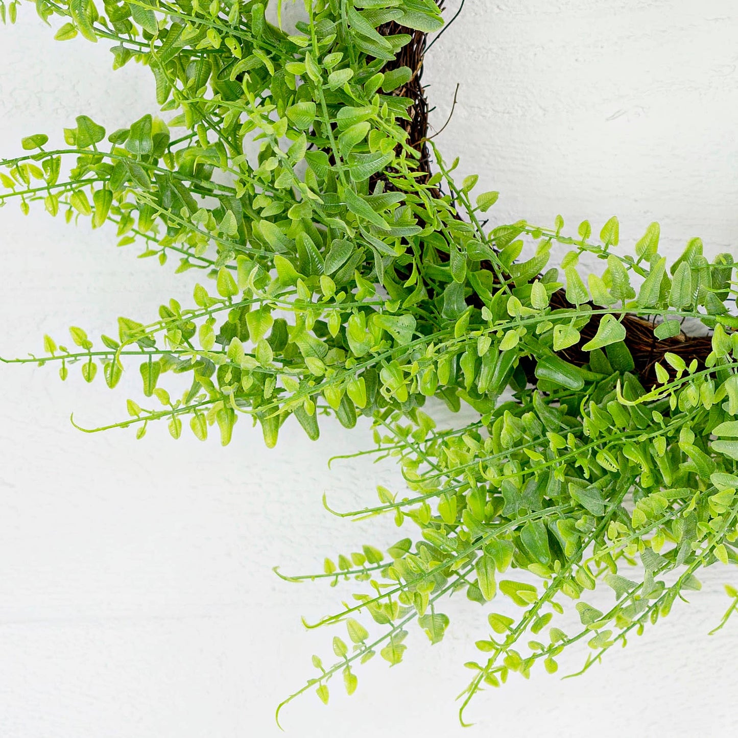 29030 - 20in Green Fern Twig Wreath-0/6pcs