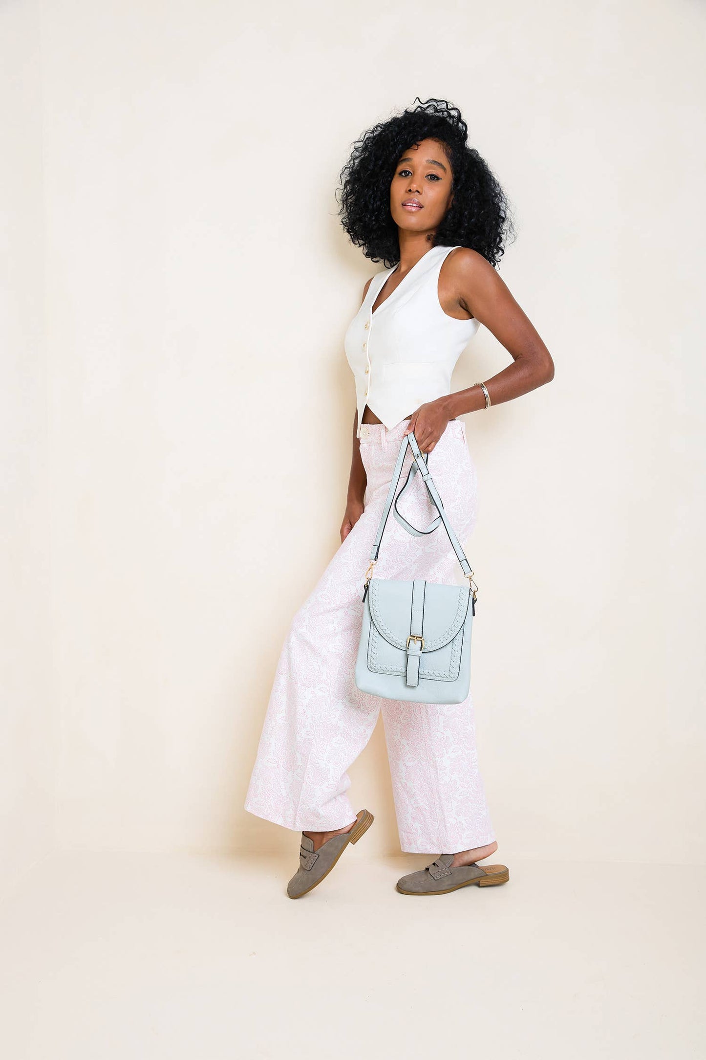 M2682 Roberta Whipstitch Flapover Crossbody