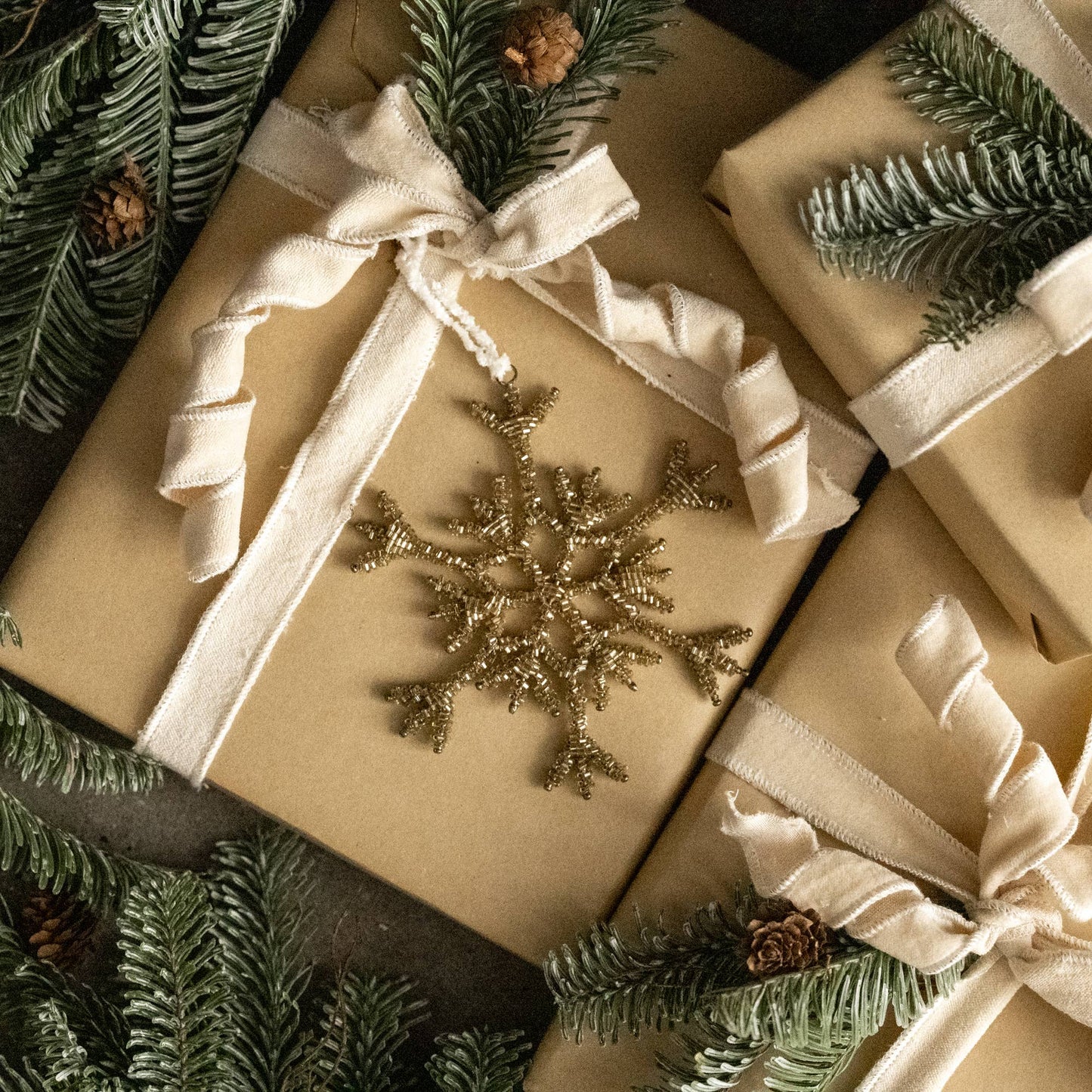 6" GOLD POINTED SNOWFLAKE ORNAMENT