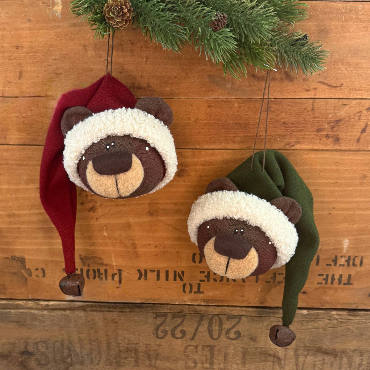 Tiding Teddy Ornament Set (2A)