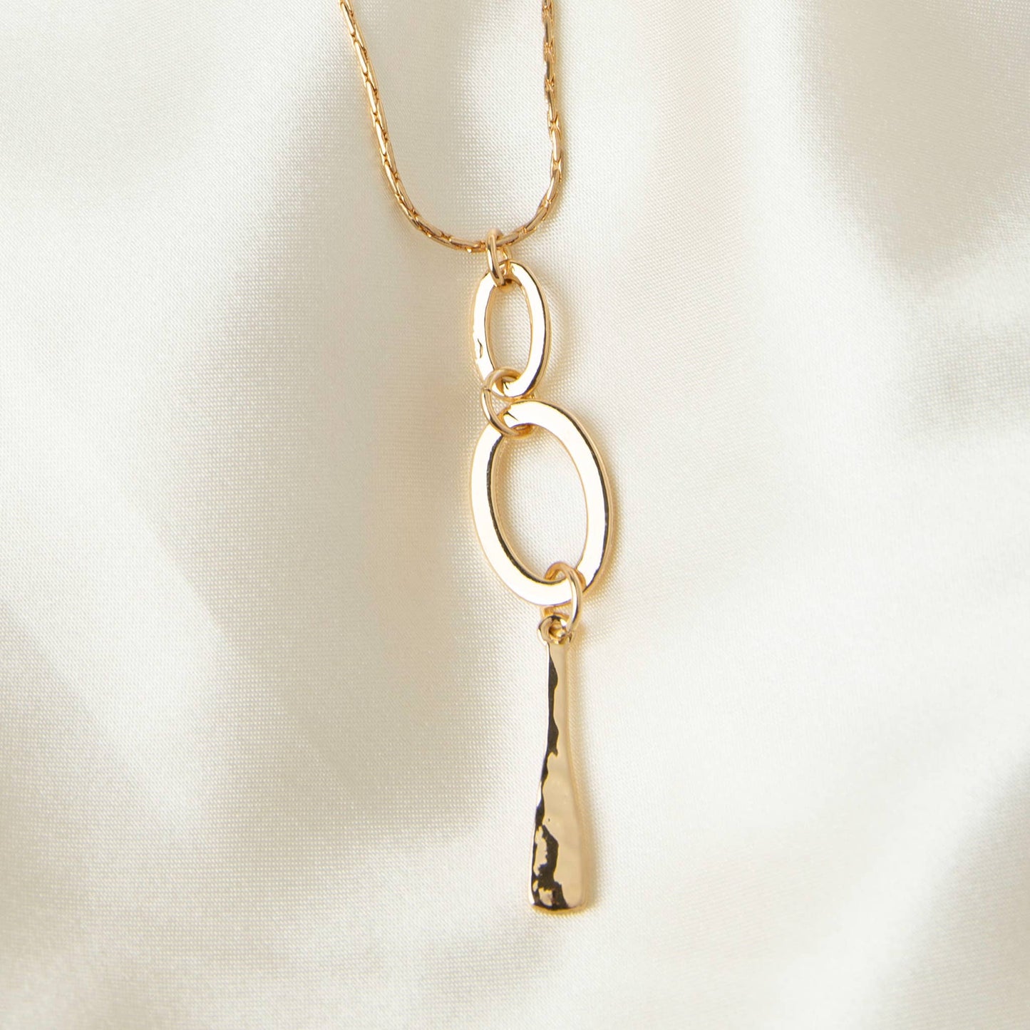 Jillian Textured 3 Ring 16" Gold Pendant Necklace