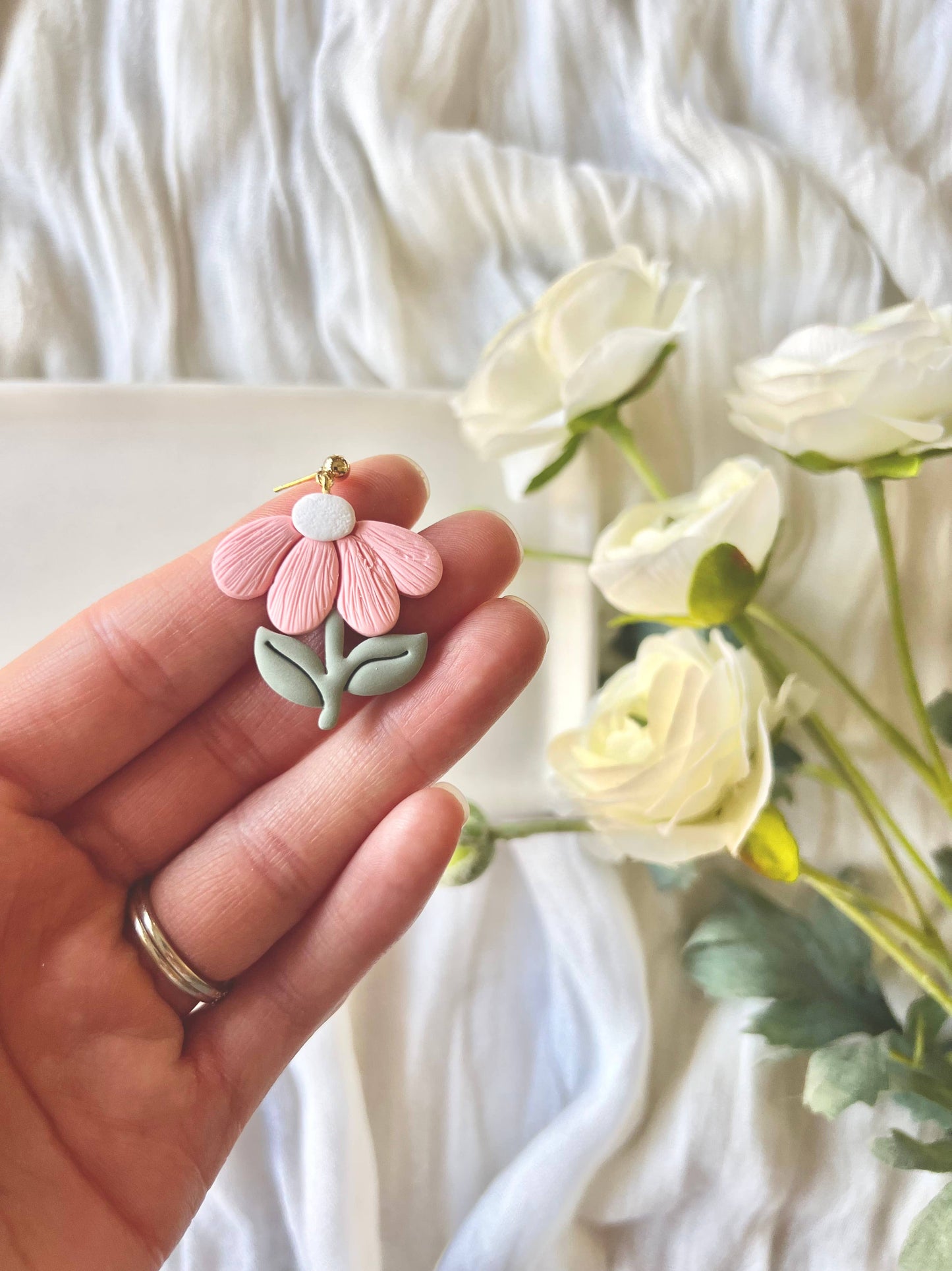 Flower Clay Earrings, Daisy Clay Earrings, Floral Earrings