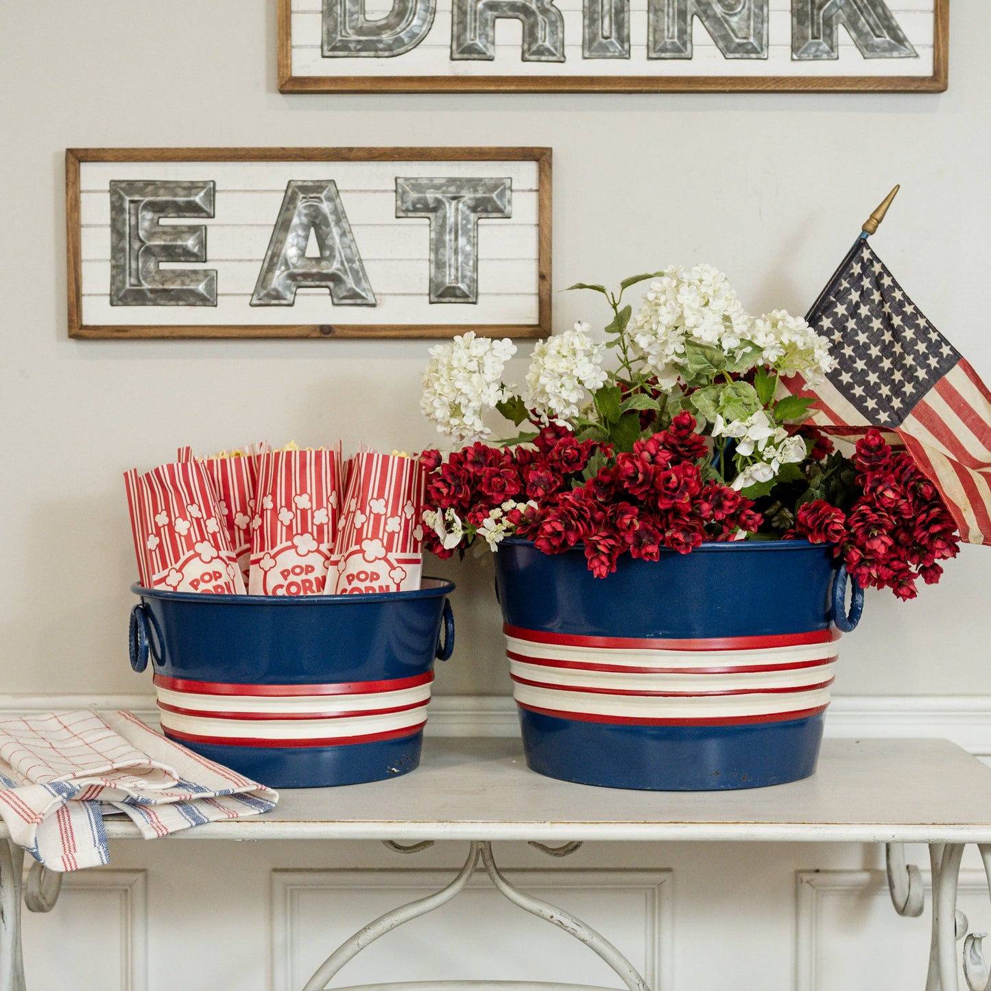 SET/ 2 PATRIOTIC BUCKETS