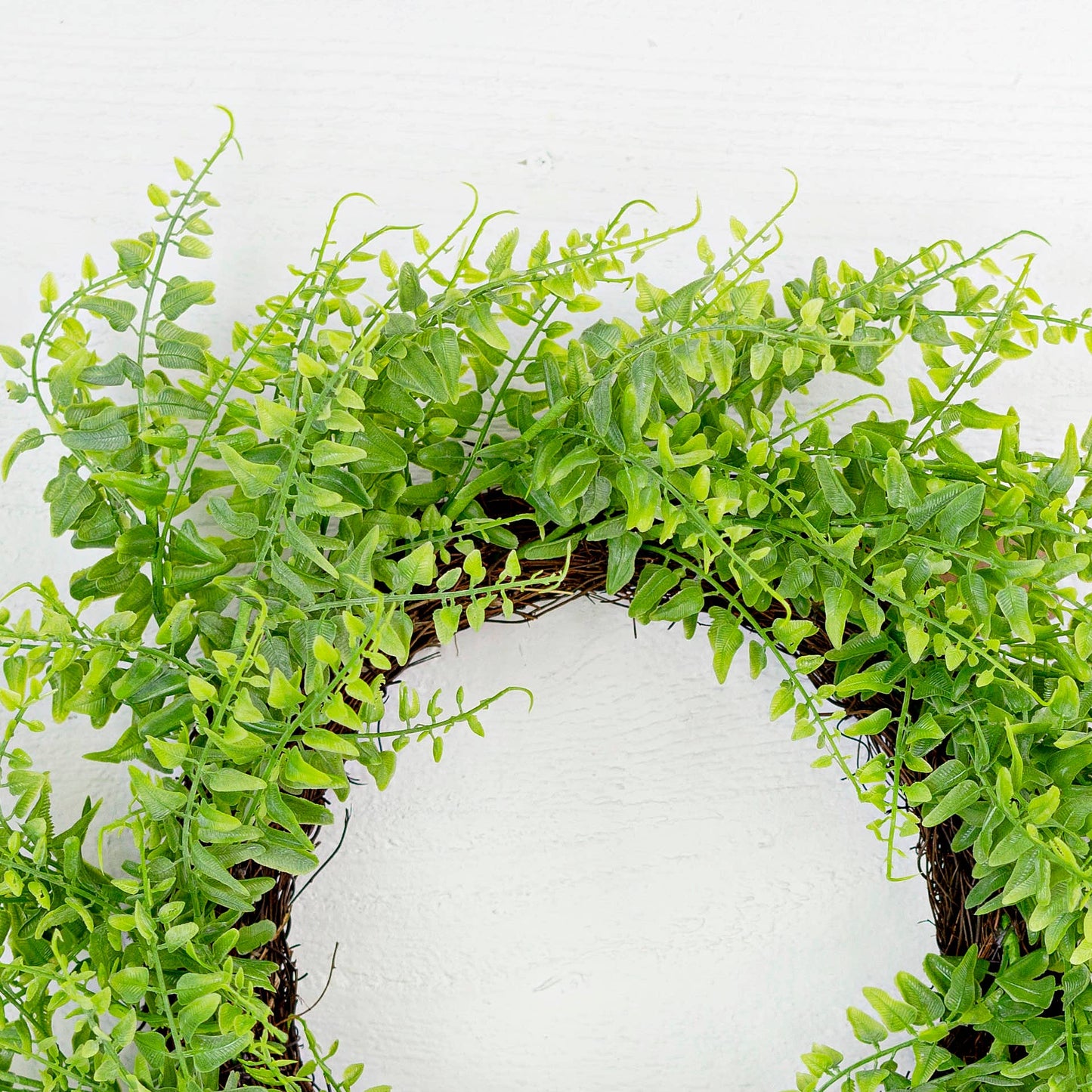 29030 - 20in Green Fern Twig Wreath-0/6pcs