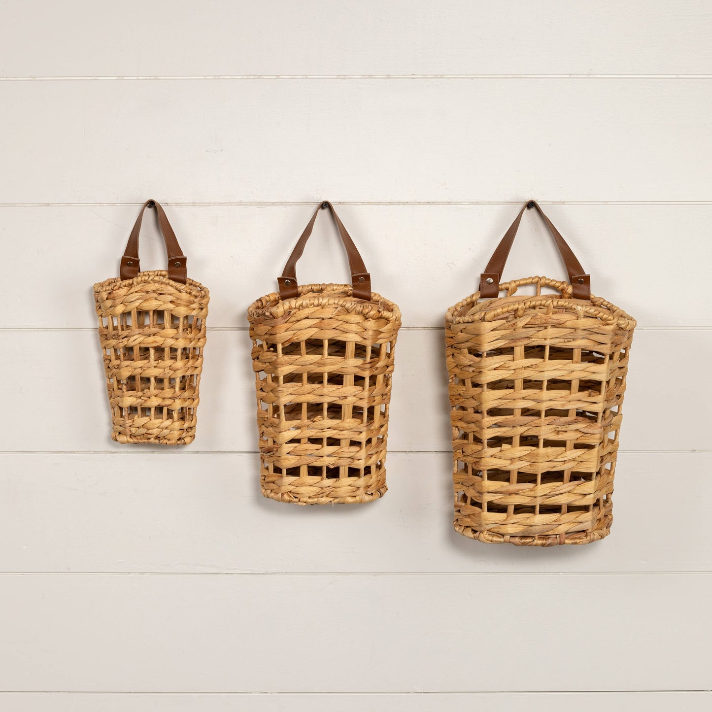 SET/ 3 OPEN WEAVE BASKETS W/ HANDLES