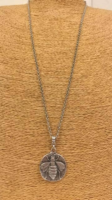 2R19X Bee silver plated necklace