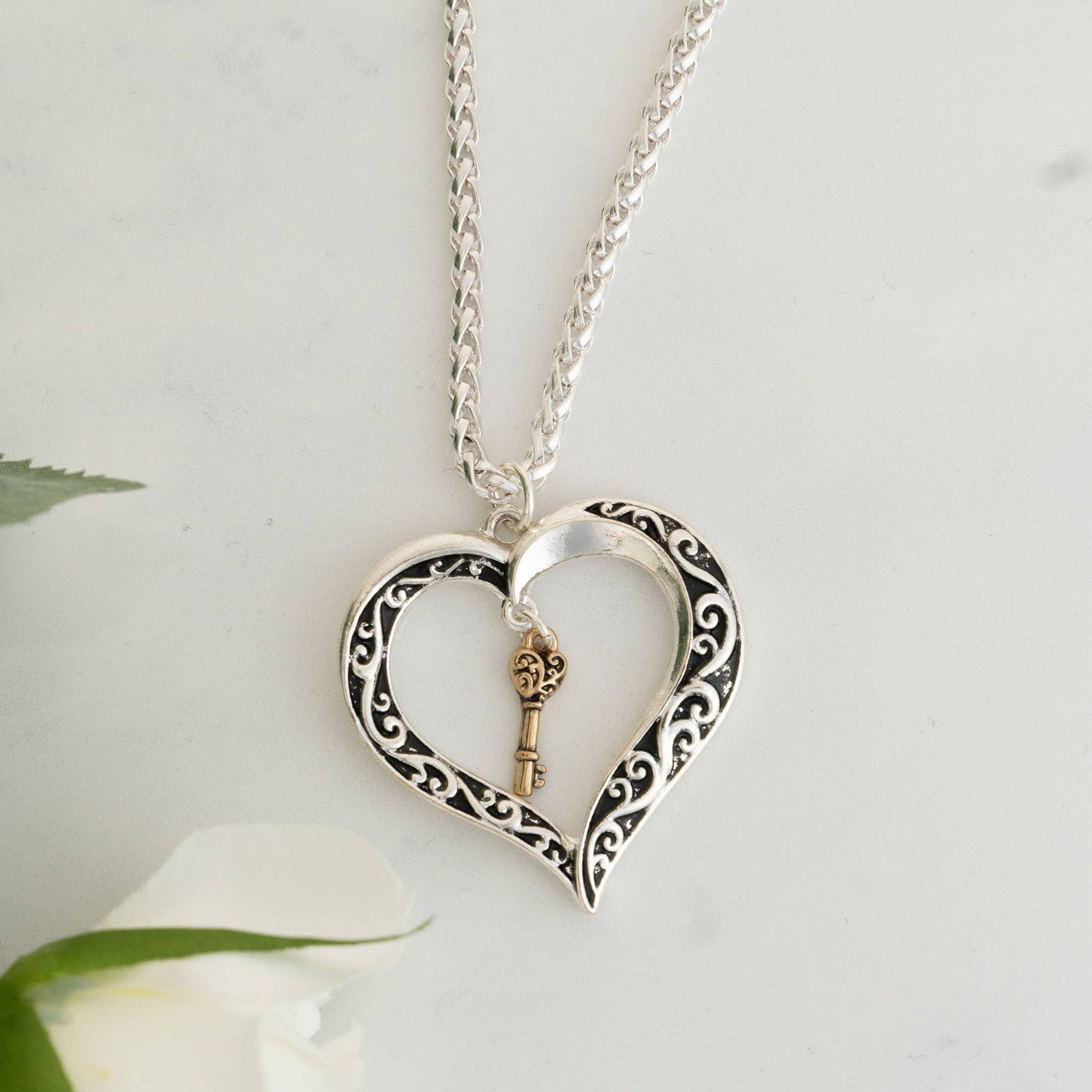 Roma Engraved Heart & Key Charm 18" Pendant Necklace