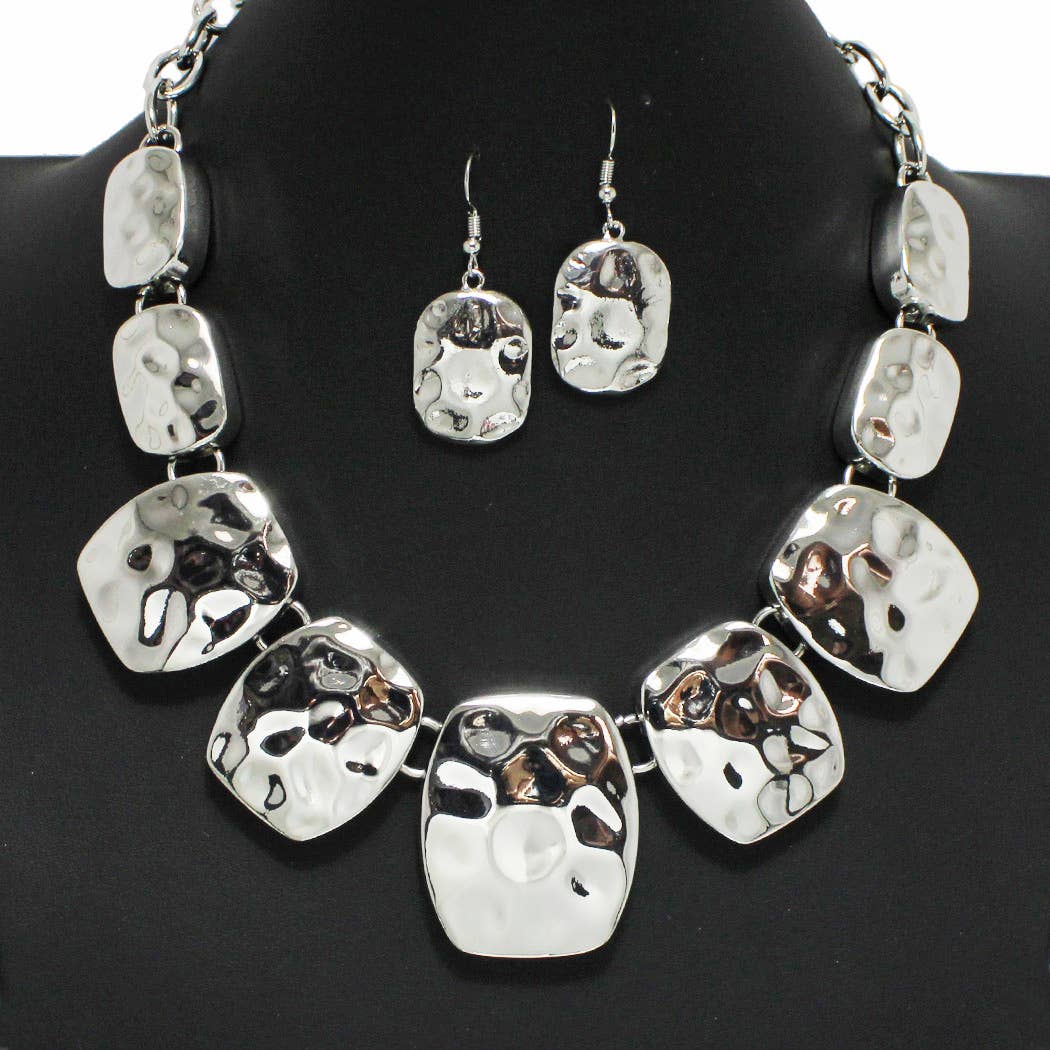 Geometric Hammered Metal Necklace