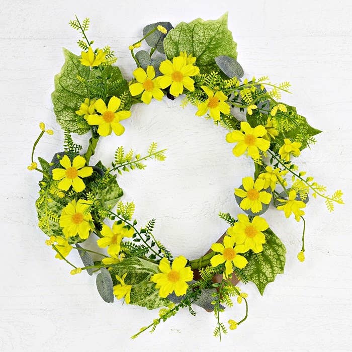28831 - 12in Wreath-Yellow Primrose with Mix leaves-6/48pcs