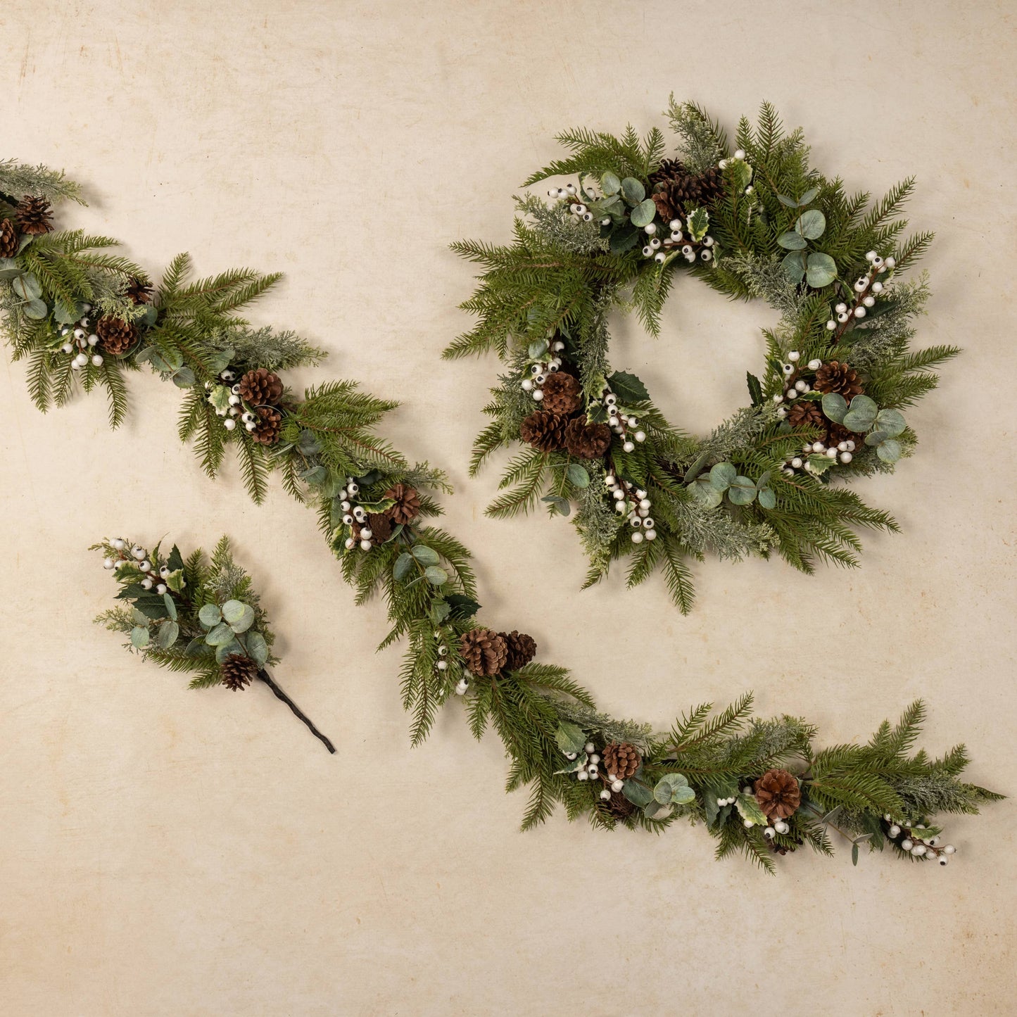 17" WHITEWASHED HEMLOCK PICK W/ WHITE BERRIES