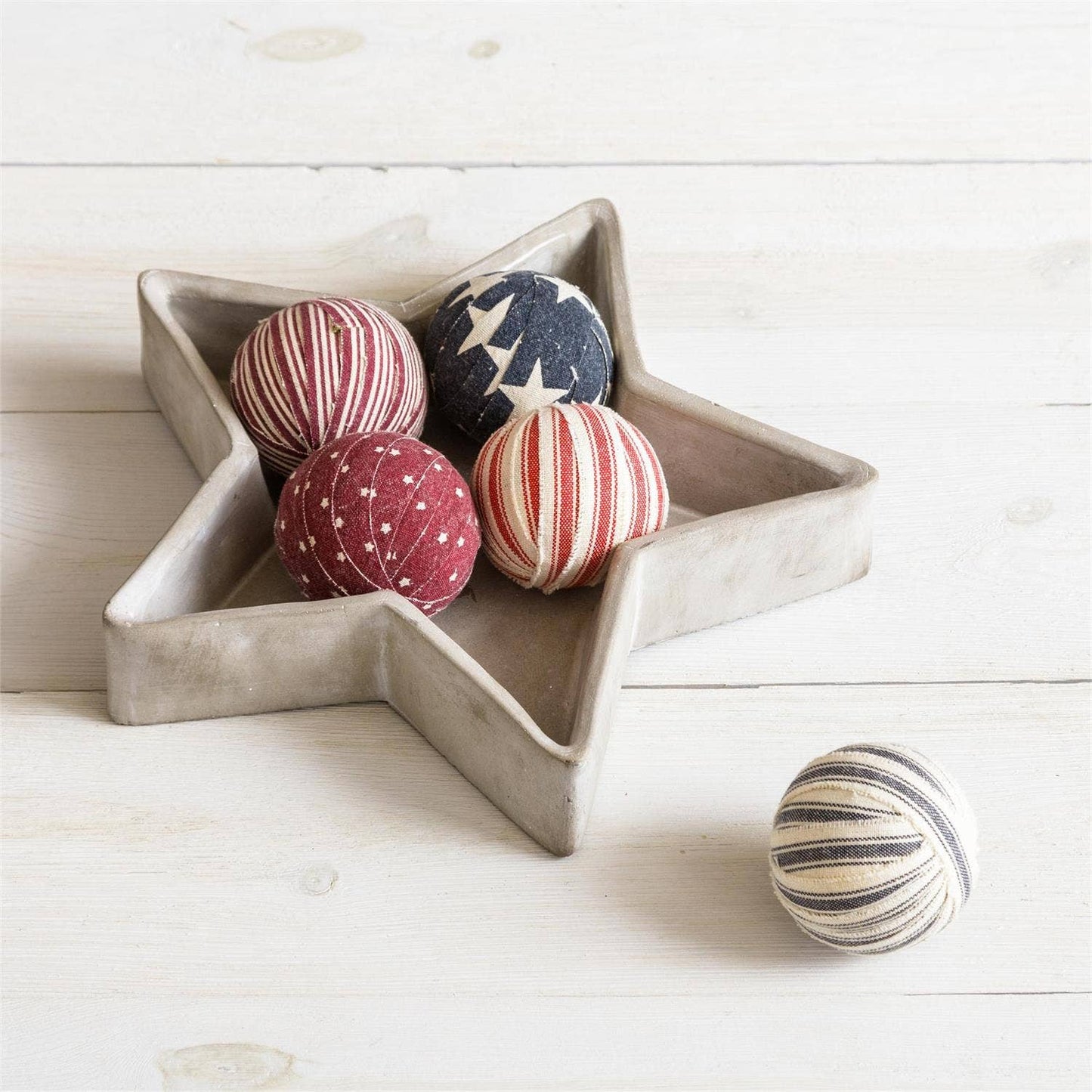 Americana Fabric Ball Fillers (Pk/05 Ast)