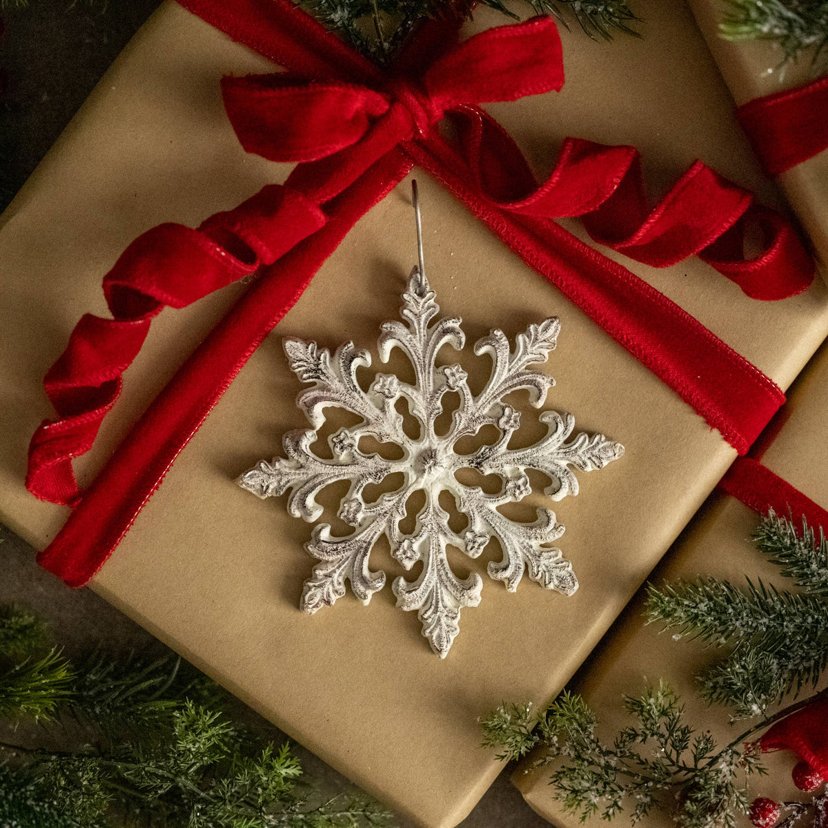 WHITE MIRABELLE SNOWFLAKE ORNAMENT
