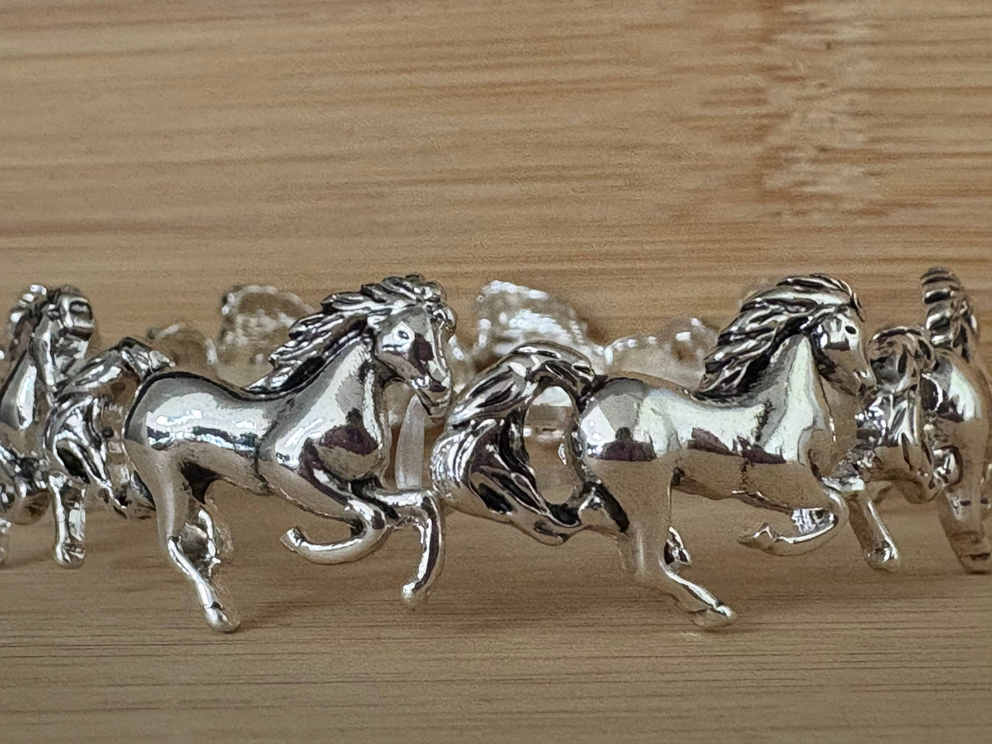 FR5252 Antique Silver Horse Metal Stretch Bracelet