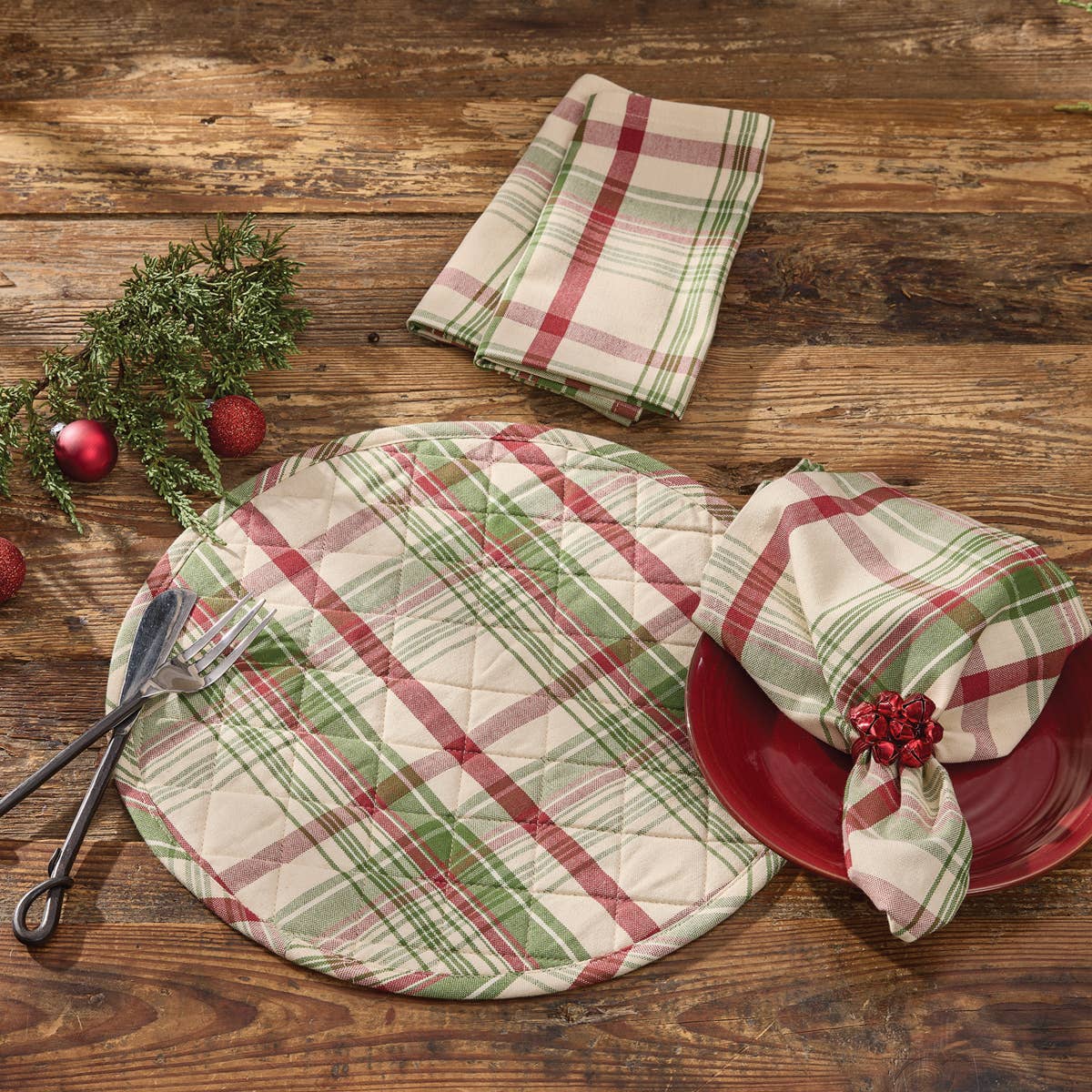 Up On The Housetop Quilted Placemat 15" Dia