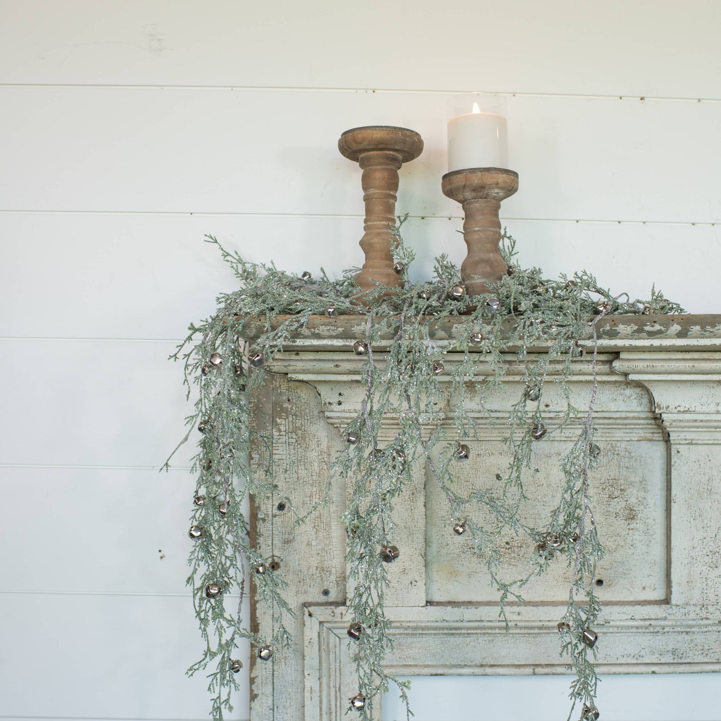 51" SILVER BELL & GLITTERED GREENS SWAG