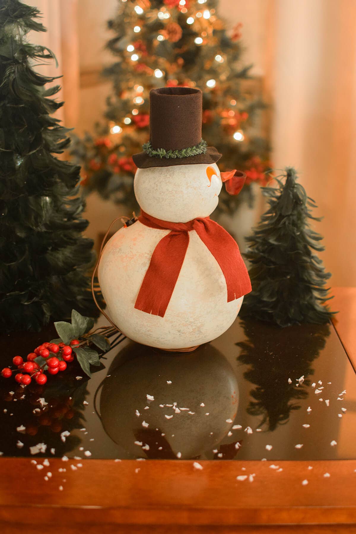 Blizzard Snowman Gourd Luminary - Large Lit