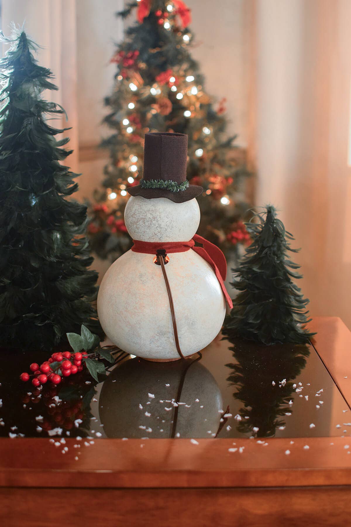 Blizzard Snowman Gourd Luminary - Large Lit