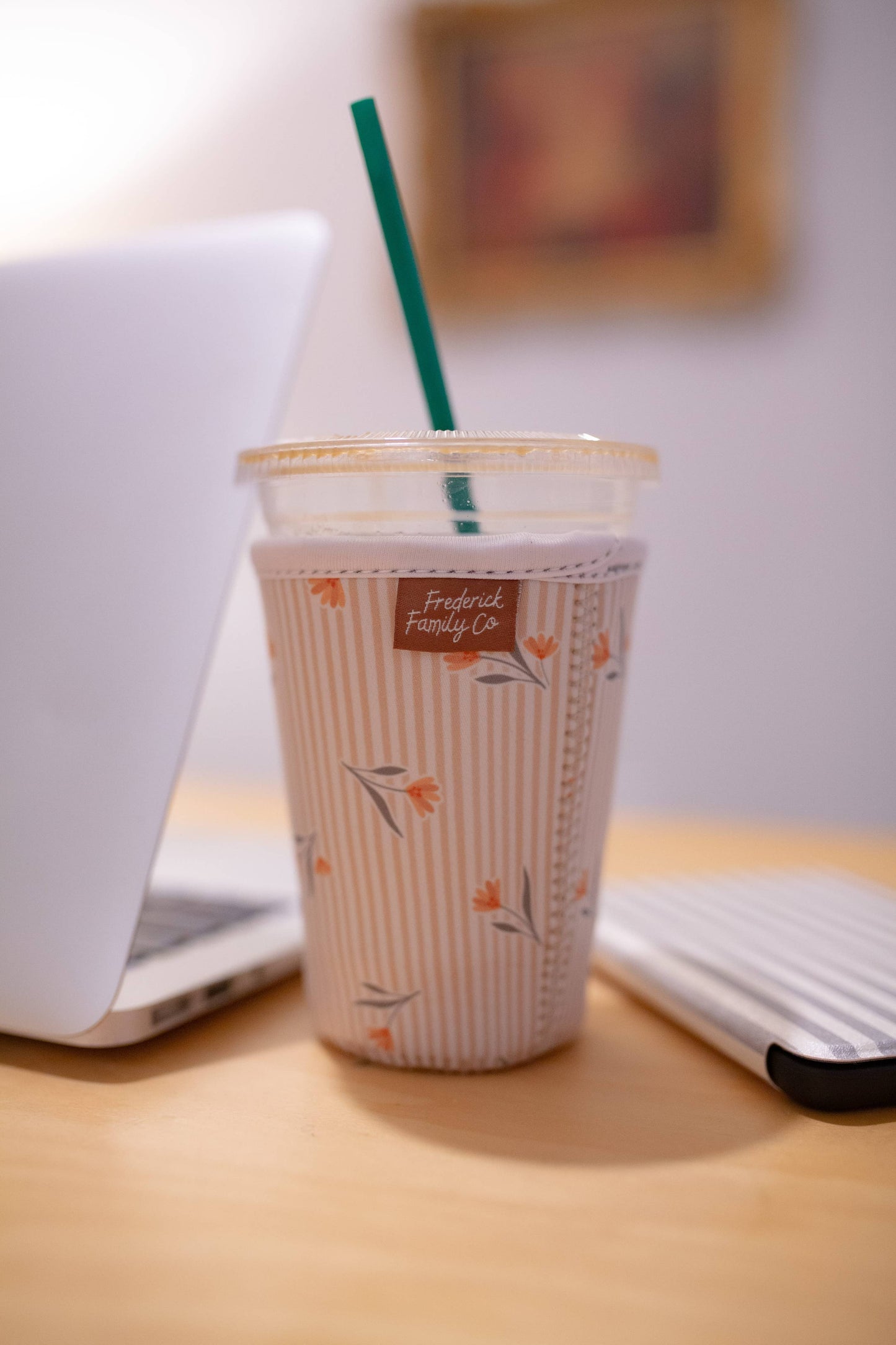 Iced Coffee Sleeve, Cute Reusable Cup Holder Drink Sleeve