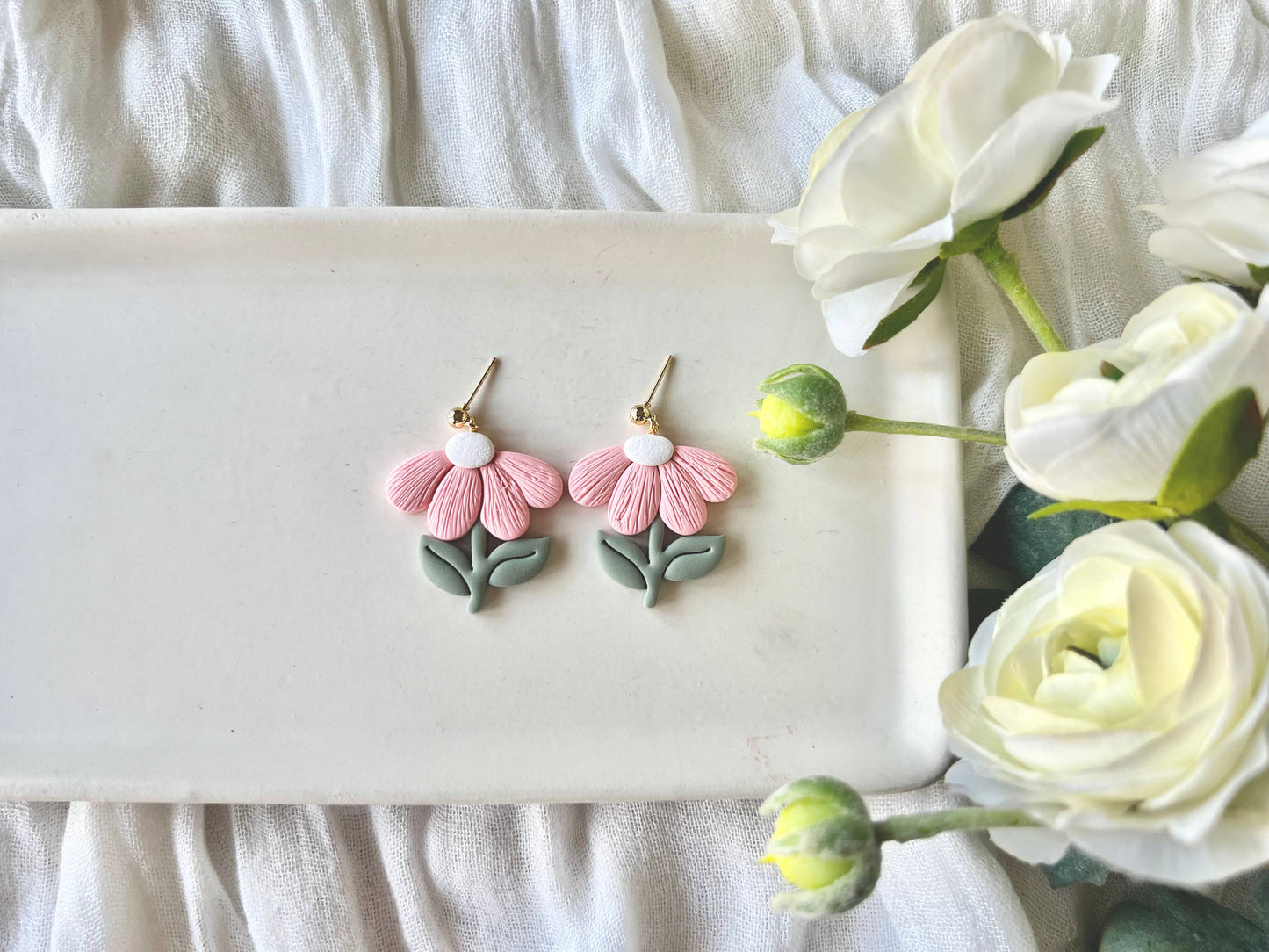Flower Clay Earrings, Daisy Clay Earrings, Floral Earrings