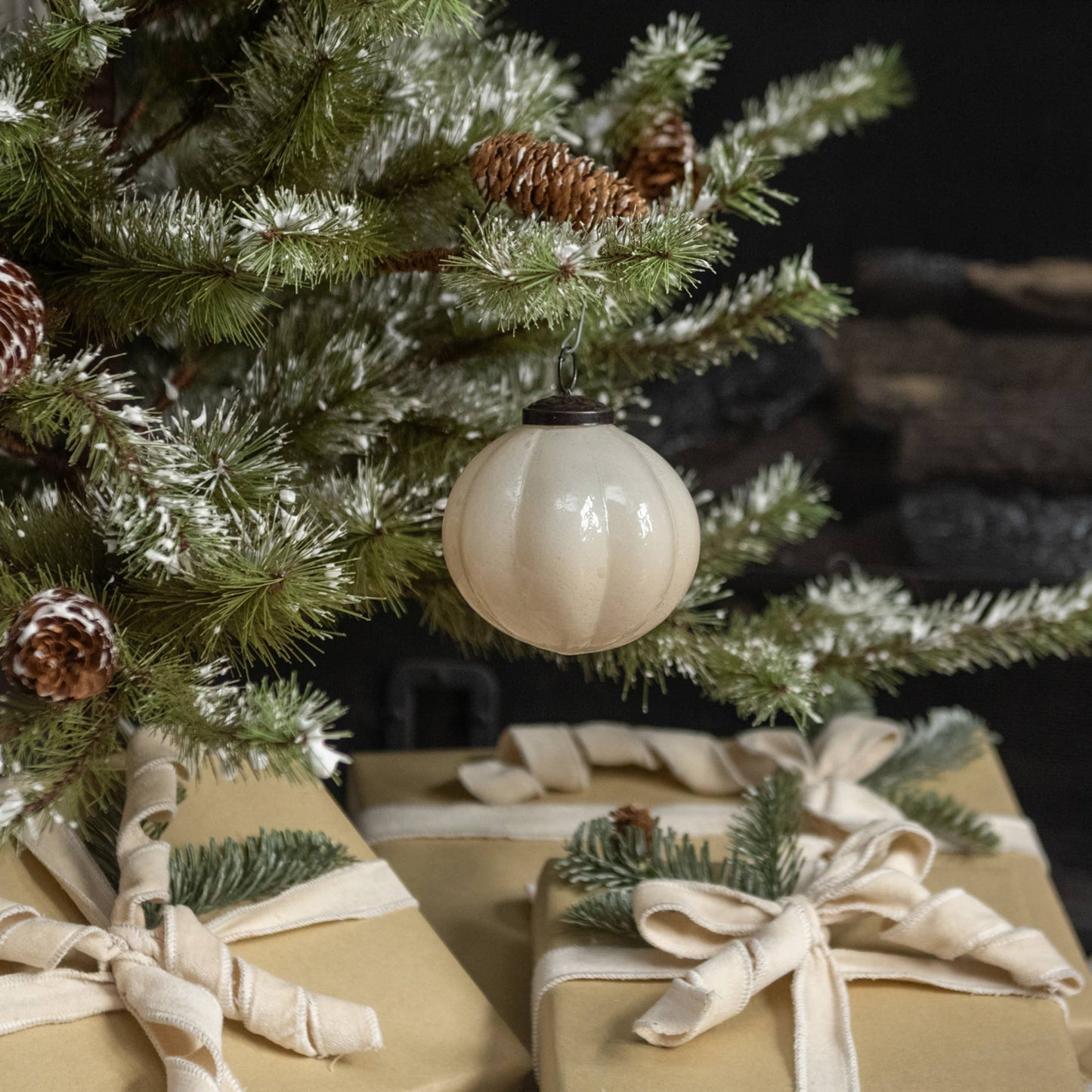 5"  IVORY RIBBED GLASS ORNAMENT