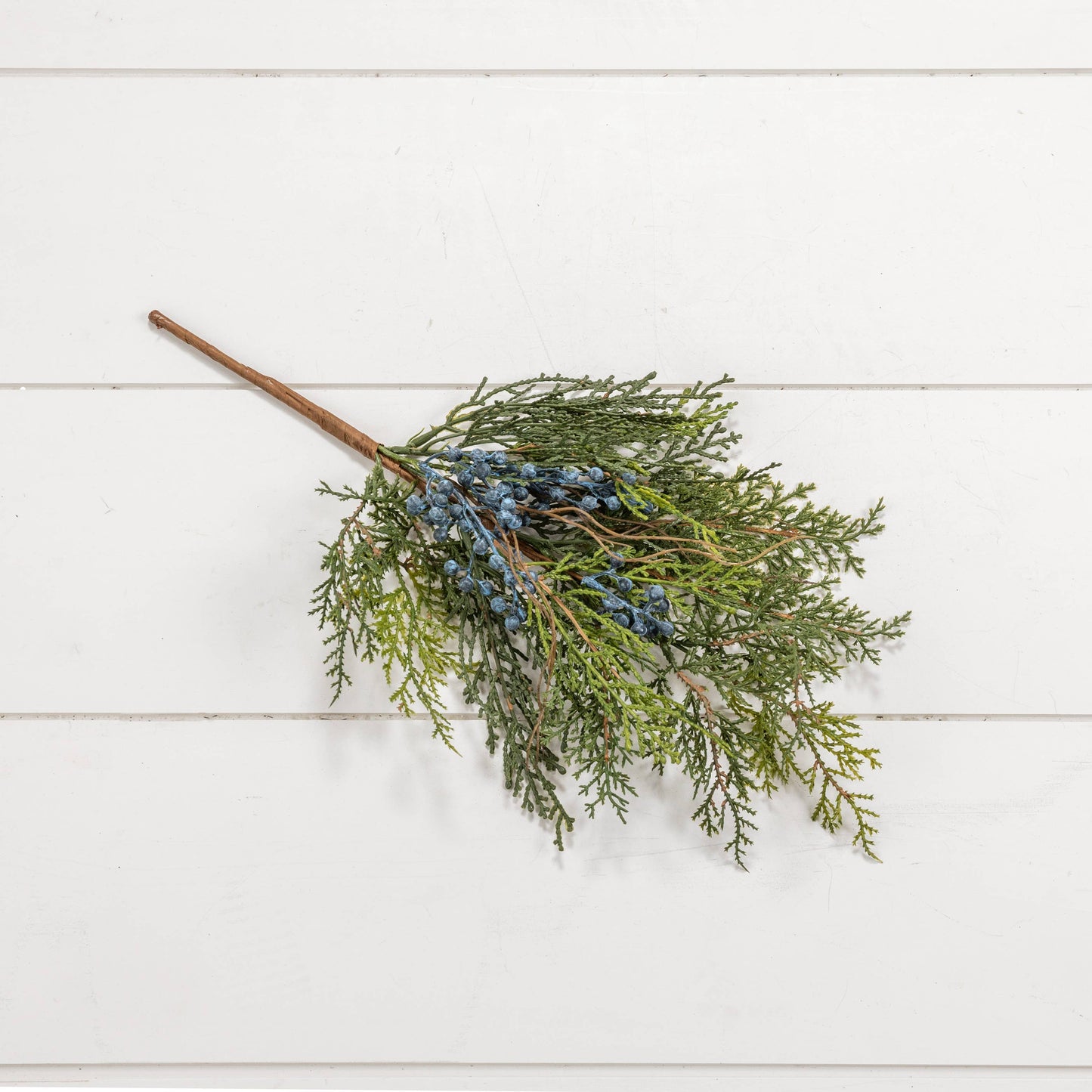 18" CEDAR & BERRIES PICK