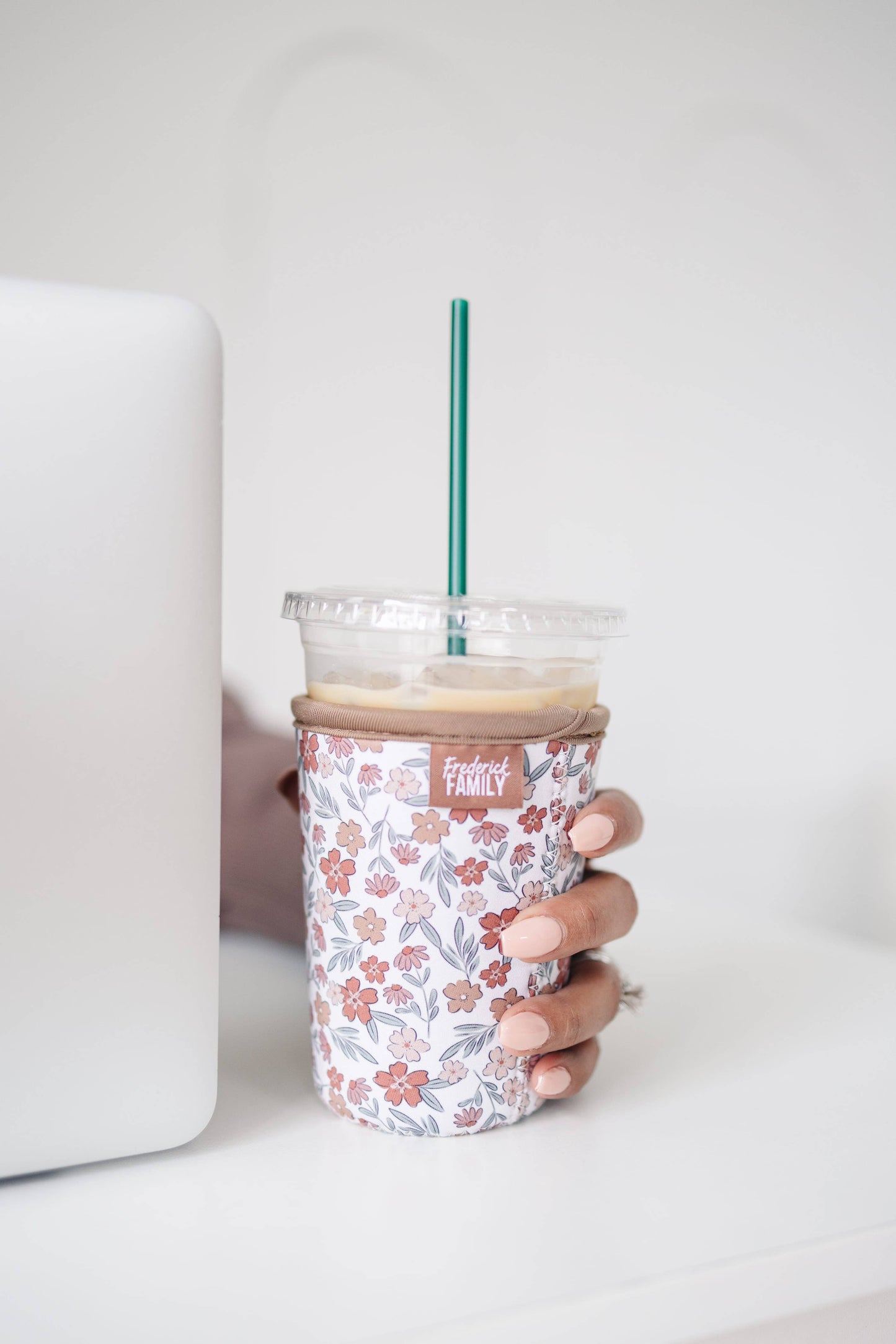 Iced Coffee Sleeve, Cute Reusable Cup Holder Drink Sleeve