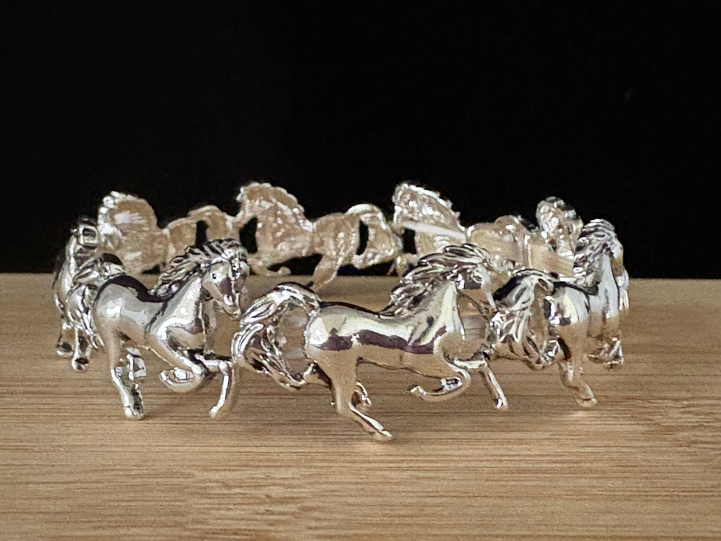 FR5252 Antique Silver Horse Metal Stretch Bracelet