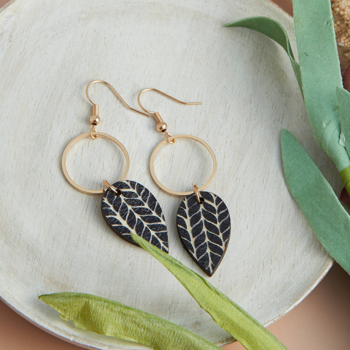 Drop Earrings Jolie Wooden Leaf Gold