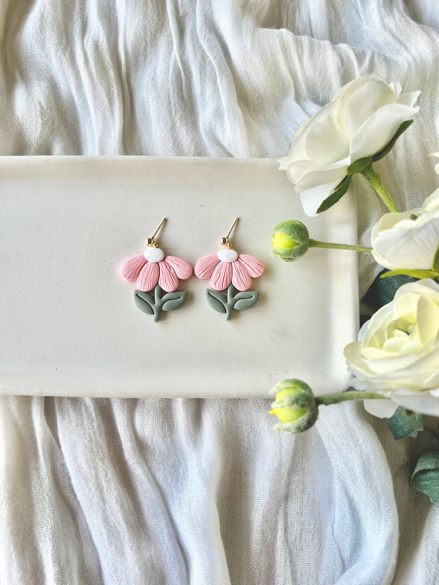 Flower Clay Earrings, Daisy Clay Earrings, Floral Earrings