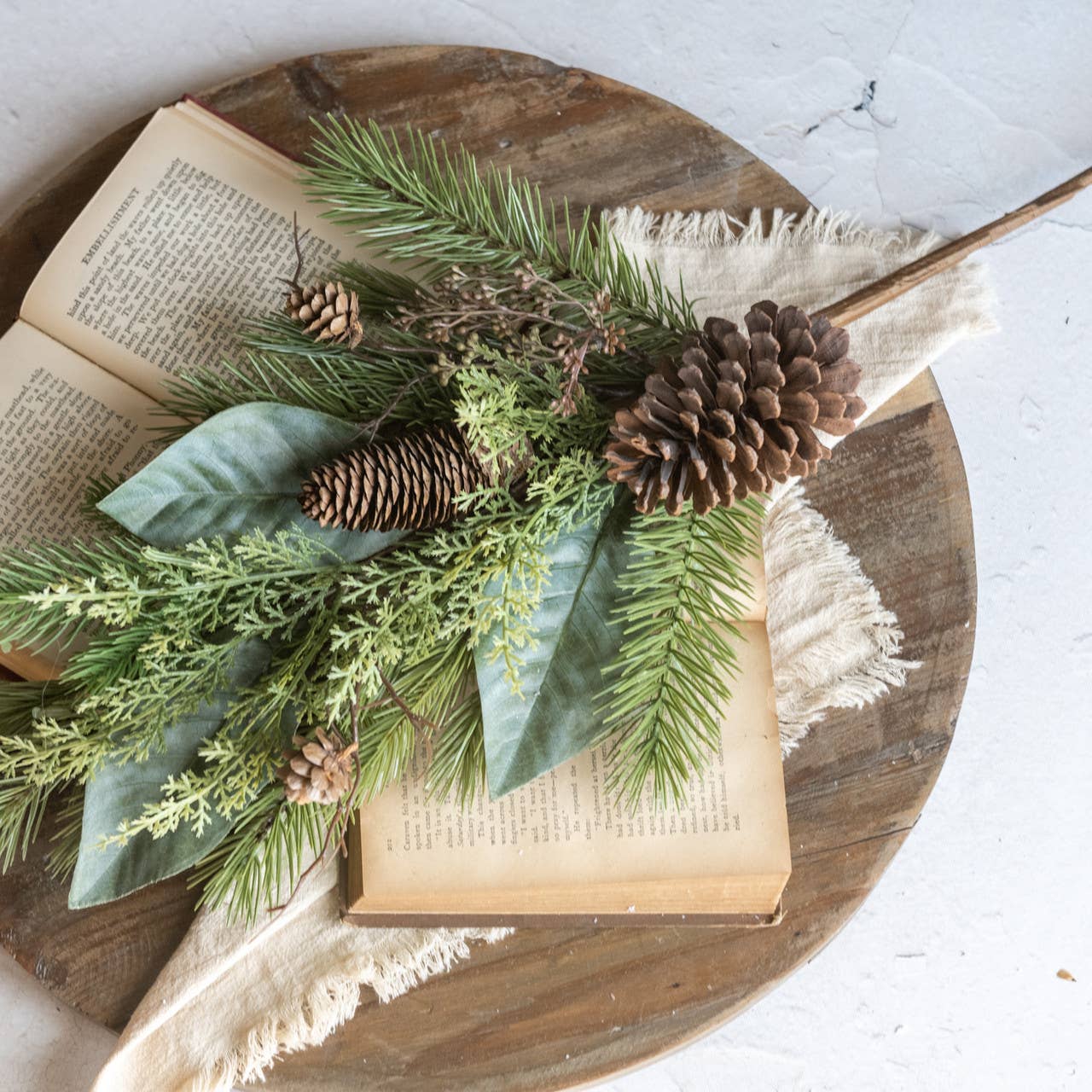 29" CEDAR, PINE & MAGNOLIA SPRAY