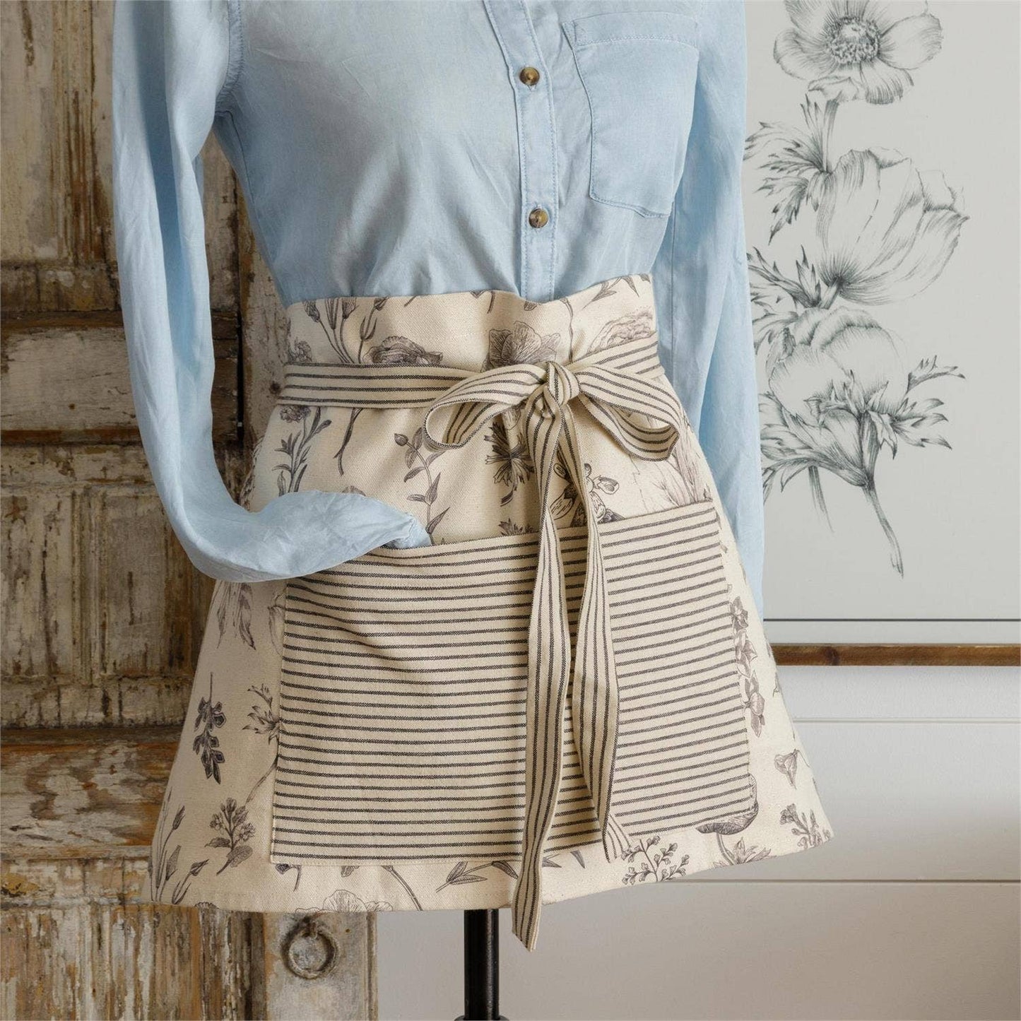Half Apron - Black and White Botanicals (Pk/03)