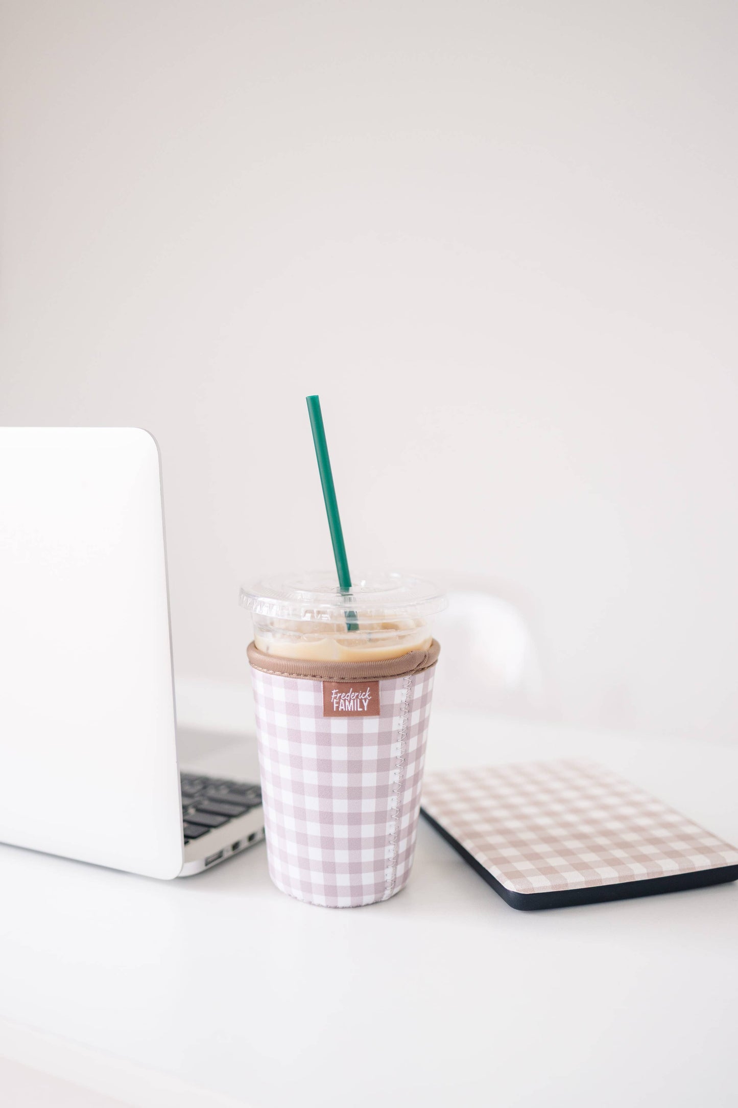 Iced Coffee Sleeve, Cute Reusable Cup Holder Drink Sleeve