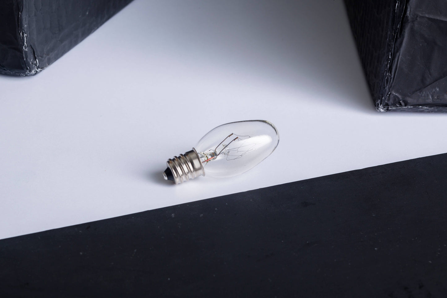 Pluggable and Midsize Illumination Replacement Bulb (NP7)