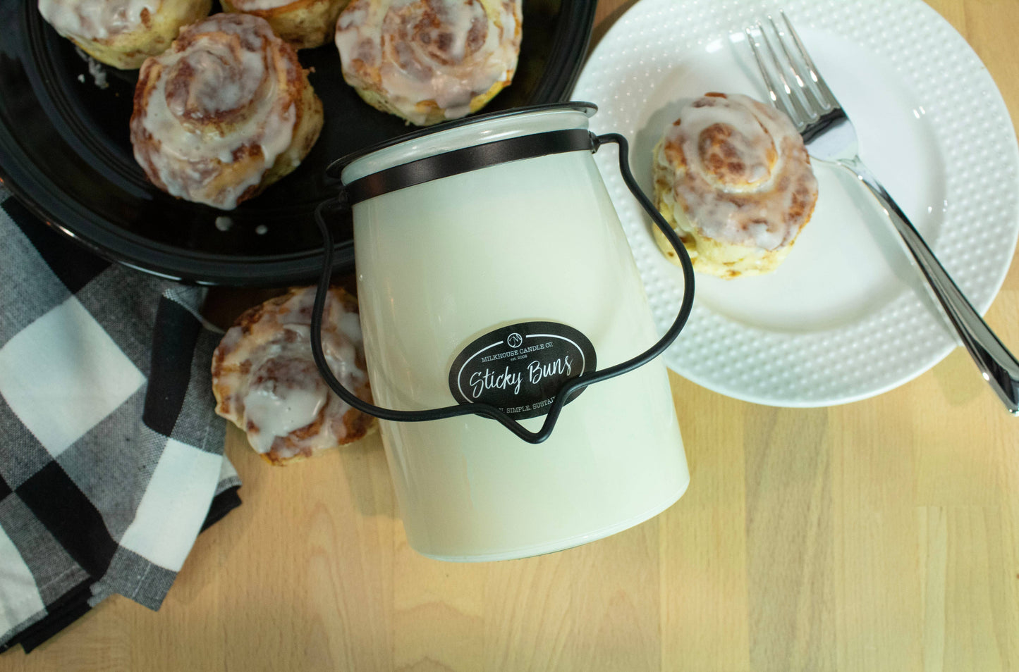 22 oz Butter Jar Candle: Sticky Buns