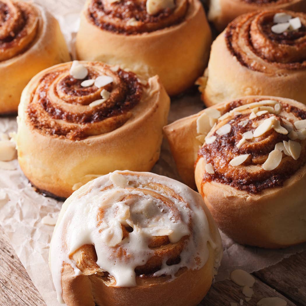 22 oz Butter Jar Candle: Sticky Buns