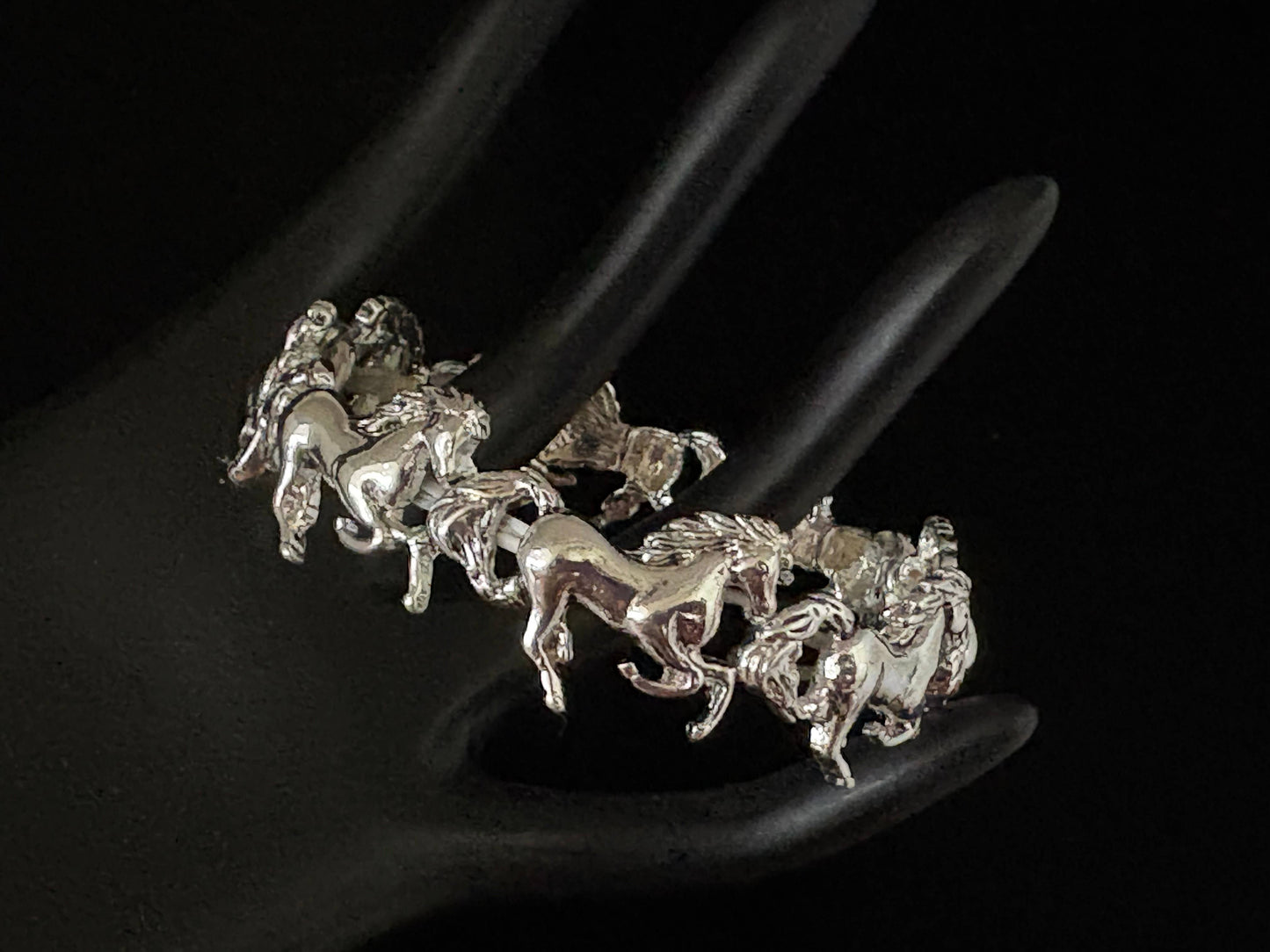 FR5252 Antique Silver Horse Metal Stretch Bracelet