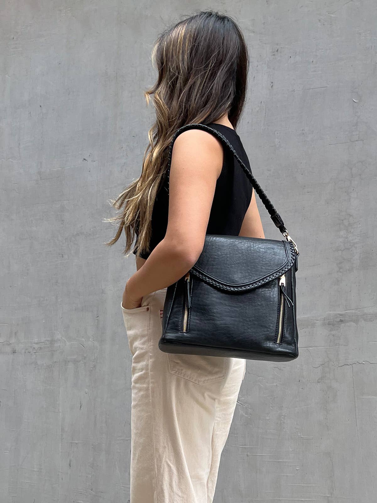 Lorelei Double Zip Crossbody – Whipstitch Trim | M2167