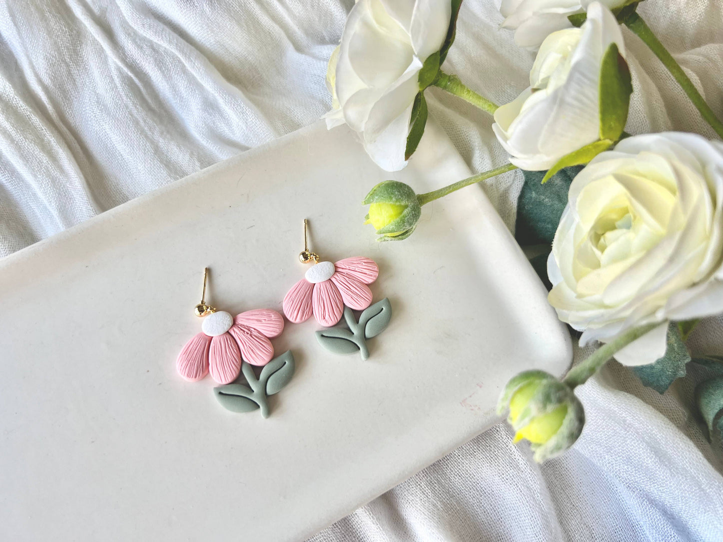 Flower Clay Earrings, Daisy Clay Earrings, Floral Earrings