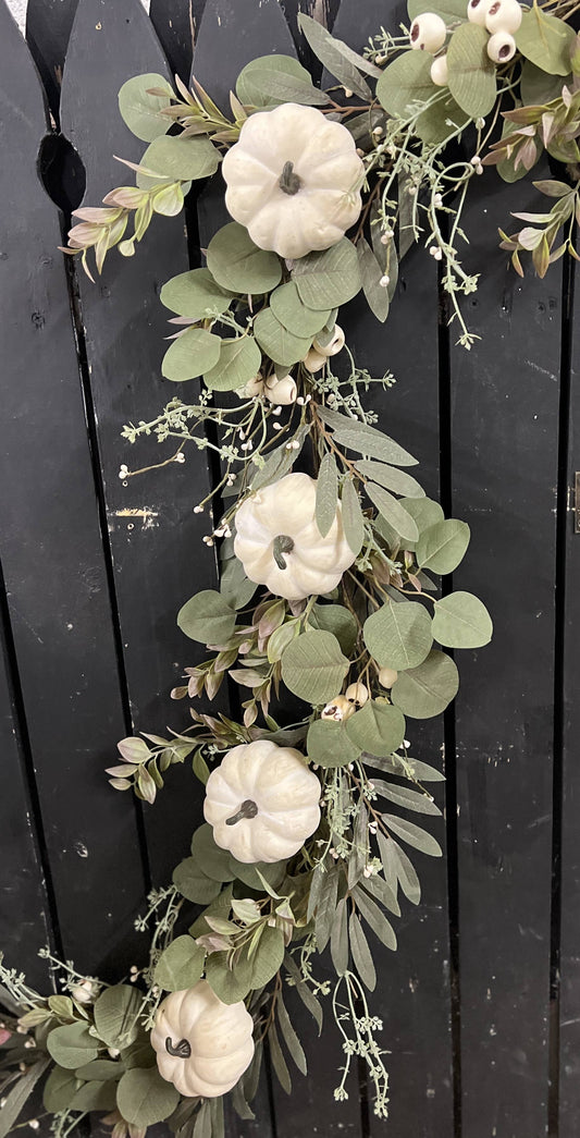 White Pumpkin 5ft Garland